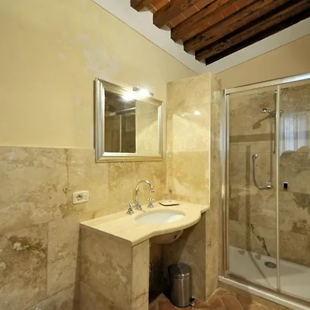 Vernazzano Basso Sleeps 6 Pool Wifi 公寓